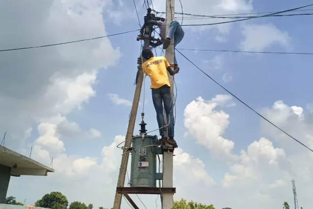 లకుడారంలో విద్యుత్ సమస్యకు సర్పంచ్ చొరవతో పరిష్కారం