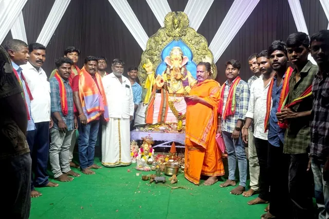 మడికొండ సిద్ధి వినాయక యూత్ ఆధ్వర్యంలో మహా అన్నదానం