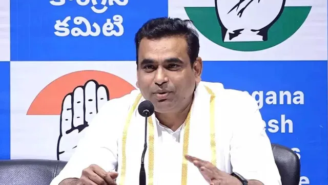 అజీజ్‌నగర్ చేరుకున్న కాంగ్రెస్ ప్రజాప్రతినిధులు