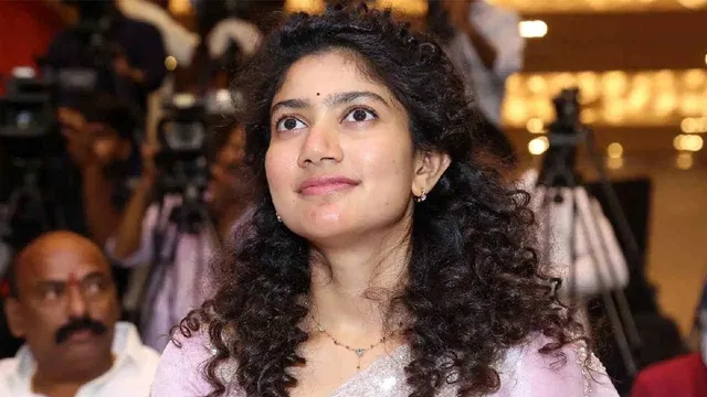 రెండు వారాల గ్యాప్‌లో సాయిపల్లవి రెండు పాన్ ఇండియా సినిమాలు విడుదల
