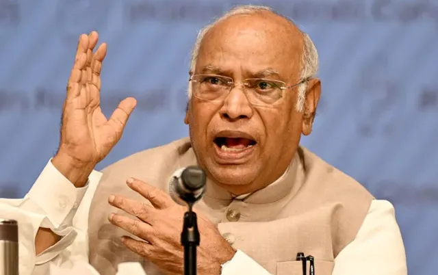 దేశవ్యాప్తంగా ఐదు భారీ సభలు నిర్వహిస్తాం: ఖర్గే