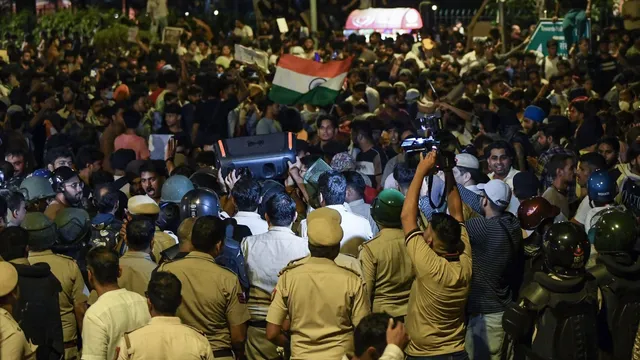 ఢిల్లీలో ఇంటర్నెట్ సేవలు నిలిపివేత