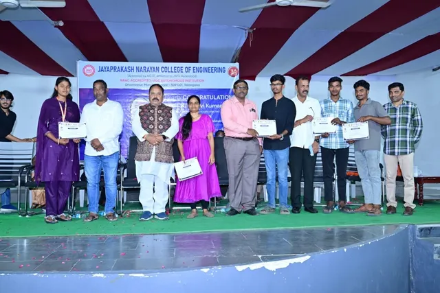 స్మార్ట్ ఇండియా హ్యాకథాన్‌లో విద్యార్థులకు సర్టిఫికెట్లు ప్రదానం