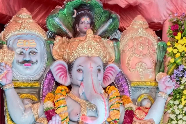 గిద్దలూరులో నవ వస్త్ర గణపతికి ఘనంగా పూజలు