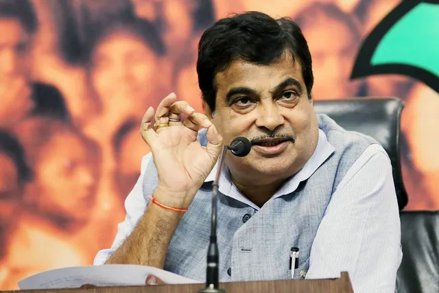 వచ్చే నెలలో 100% ఇథనాల్‌తో నడిచే కారు: గడ్కరీ