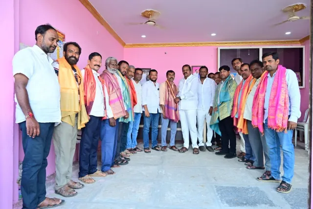 జర్నలిస్టులకు మాజీ ఎమ్మెల్యే సన్మానం