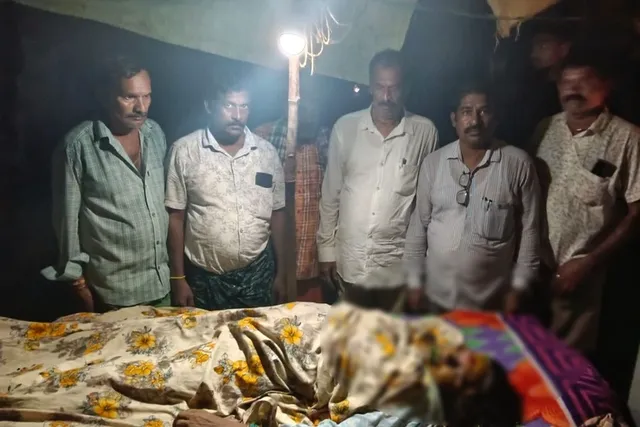 మహిళల హఠాన్మరణం పట్ల ప్రగాఢ సానుభూతి తెలియజేసిన టీడీపీ నాయకులు మహిళల హఠాన్మరణం పట్ల ప్రగాఢ సానుభూతి తెలియజేసిన టీడీపీ నాయకులు