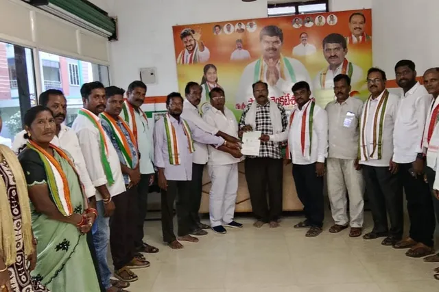 సీఎం సహాయ నిధి చెక్కు అందజేత: కాంగ్రెస్ నాయకుల సేవ