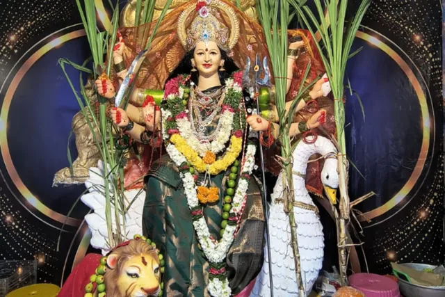 బోర్లంలో లో లలిత త్రిపుర సుందరీ దేవిగా మాత బోర్లంలో లో లలిత త్రిపుర సుందరీ దేవిగా మాత