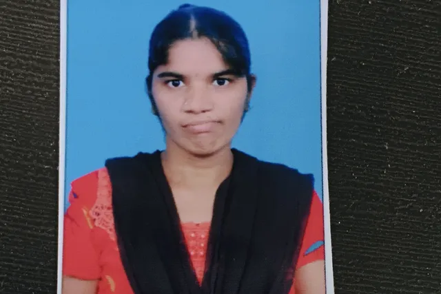 ఇద్దరు పిల్లల్ని వదిలి వెళ్లిపోయిన మహిళ ఇద్దరు పిల్లల్ని వదిలి వెళ్లిపోయిన మహిళ