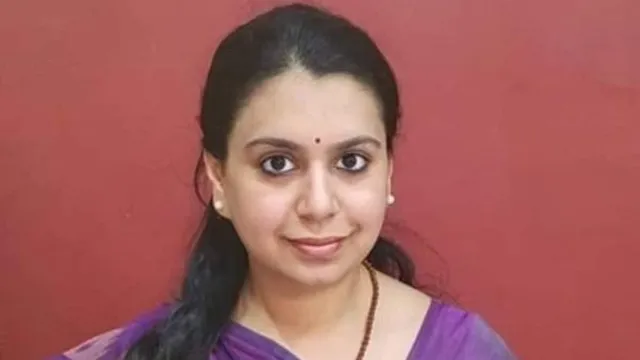 ஐஏஎஸ் பதவி ராஜினாமா.. அரசியலில் குதிக்கும் திவ்யா மிட்டல்