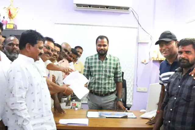ప్రభుత్వ స్థలం కబ్జా.. రాజంపేట వాసుల ఆందోళన ప్రభుత్వ స్థలం కబ్జా.. రాజంపేట వాసుల ఆందోళన