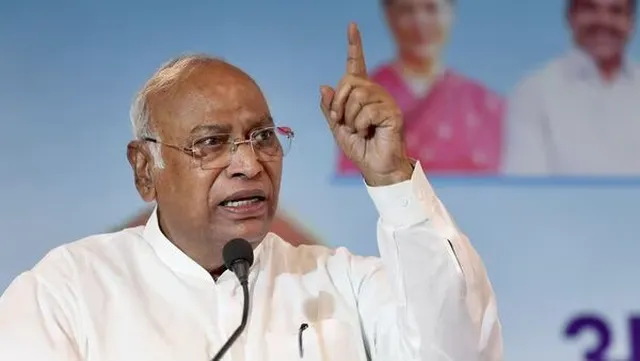 అమెరికా ఒత్తిడికి కేంద్రం తలొగ్గింది: ఏఐసీసీ చీఫ్ ఖర్గే