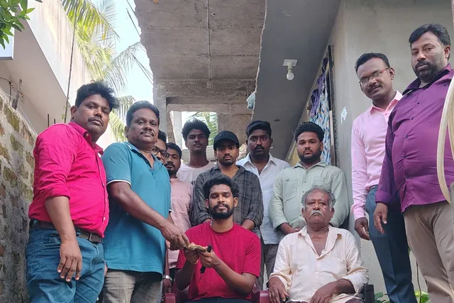 యువకుడికి జై భీమ్ యువసేన ఫౌండేషన్ ఆర్థిక సహాయం అందజేత యువకుడికి జై భీమ్ యువసేన ఫౌండేషన్ ఆర్థిక సహాయం అందజేత