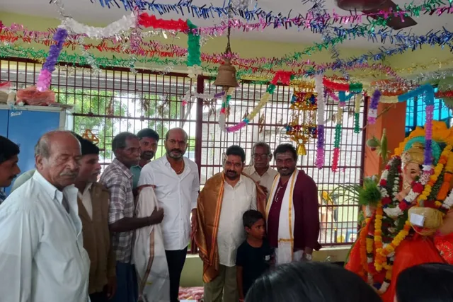 పినపాక గ్రామంలో గణపతికి ప్రత్యేక పూజలు, మహా అన్నదానం