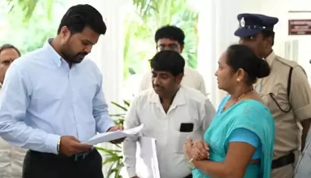 మస్కట్‌ నుంచి స్వగ్రామానికి మహిళ