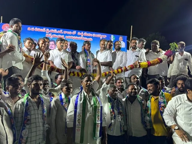 కడపలో వైసీపీ నుంచి టీడీపీలోకి భారీగా చేరికలు