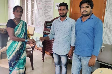 24 గంటలలోనే వైఎస్సార్ ఆరోగ్య శ్రీ కార్డు అందజేత