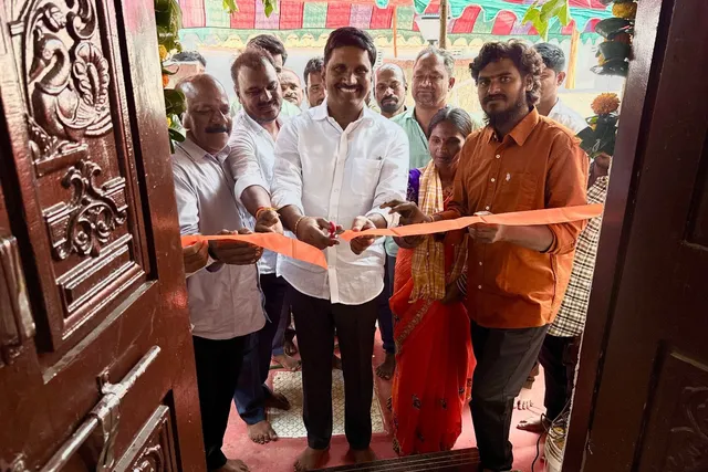 పేదల సొంతింటి కలను నెరవేర్చేందుకే ఇందిరమ్మ ఇళ్లు పేదల సొంతింటి కలను నెరవేర్చేందుకే ఇందిరమ్మ ఇళ్లు