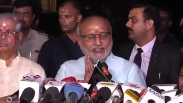 மதுரை மீனாட்சி கோயிலில் துணை ஜனாதிபதி பேட்டியின் போது மின்தடை