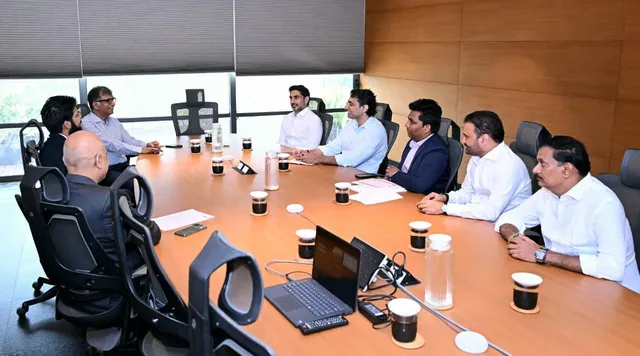 టోరెంట్ గ్రూప్ ఛైర్మన్‌‌తో మంత్రి లోకేశ్ భేటీ