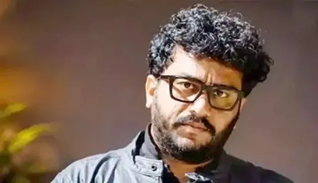 యూట్యూబర్ ప్రశ్న రావణ్ను కస్టడీకి తీసుకున్న పోలీసులు యూట్యూబర్ ప్రశ్న రావణ్ను కస్టడీకి తీసుకున్న పోలీసులు