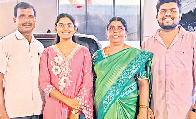 తండ్రి ఆశయం నెరవేర్చిన కూతురు.. అసిస్టెంట్ కమిషనర్‌గా దివ్య