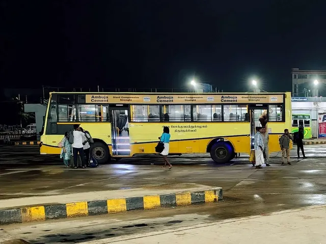 மெடிக்கல் லீவ் எடுத்த 2 கண்டக்டர்கள் சஸ்பெண்ட் மெடிக்கல் லீவ் எடுத்த 2 கண்டக்டர்கள் சஸ்பெண்ட்