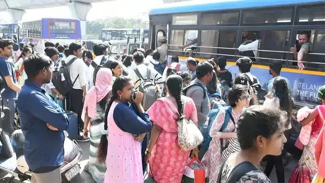 సొంతూళ్లకు హైదరాబాద్ వాసులు.. బస్టాండ్లు, రైల్వే స్టేషన్లకు పోటెత్తిన జనం