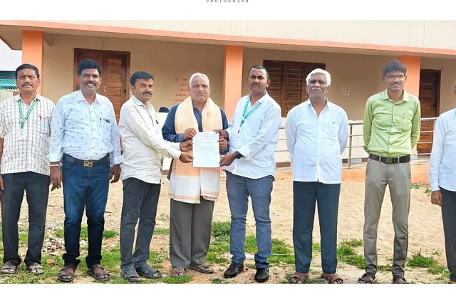గిద్దలూరు హైస్కూల్ ప్లస్ లో షేక్ నాయాబ్ రసూల్ ఎస్ఎంసి చైర్మన్ గా ఎన్నిక గిద్దలూరు హైస్కూల్ ప్లస్ లో షేక్ నాయాబ్ రసూల్ ఎస్ఎంసి చైర్మన్ గా ఎన్నిక