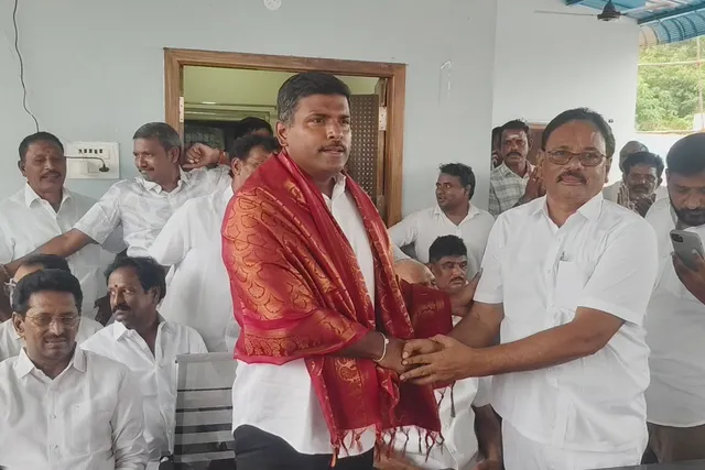 భీమిలిలో వైసీపీ అత్యవసర సమావేశం..స్థానిక ఎన్నికలపై కీలక చర్చ