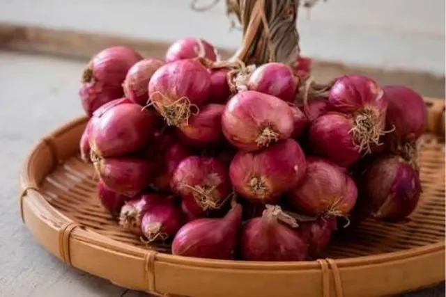 தமிழகம் முழுவதும் சின்ன வெங்காயத்தின் விலை கிடுகிடுவென உயர்வு