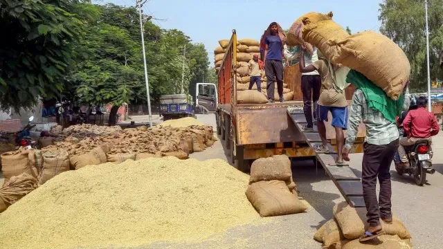 వడ్లకు రికార్డు ధర.. క్వింటాల్‌కు రూ.5,000 దాటిన రేటు!