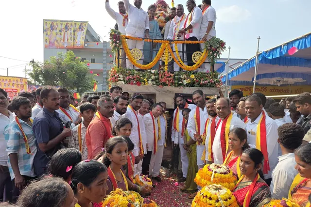ఘనంగా పండుగ సాయన్న విగ్రహ ఆవిష్కరణ ఘనంగా పండుగ సాయన్న విగ్రహ ఆవిష్కరణ