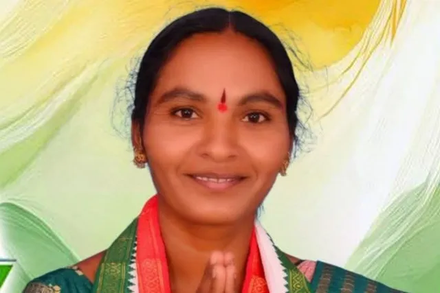 పై వంతెన ఏర్పాటు చేయాలి: సర్పంచ్ మచ్చ జయసుధ