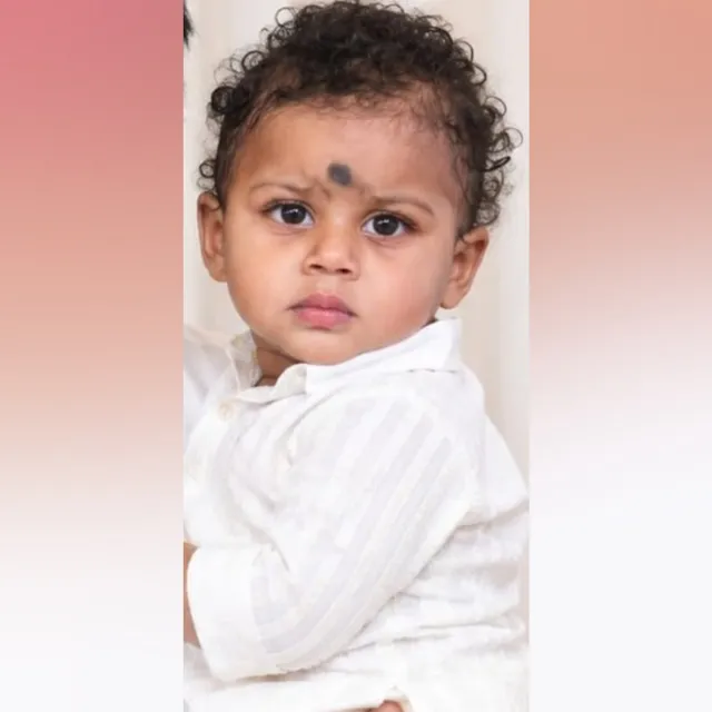 బంగారం షాపులో కెమికల్ తాగి రెండేళ్ల పాప మృతి బంగారం షాపులో కెమికల్ తాగి రెండేళ్ల పాప మృతి