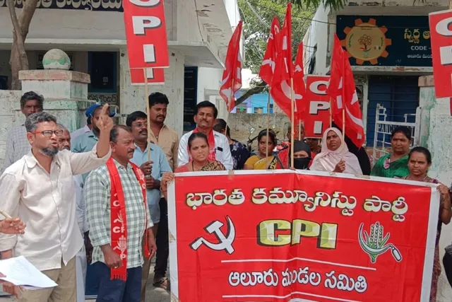 సిద్దేశ్వర కాలనీలొ తాగునీటి సమస్య  పరిష్కరించాలి.. సీపీఐ