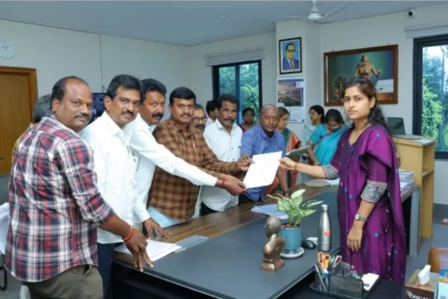 జర్నలిస్ట్ అక్రిడిటేషన్ల జారీపై విచారణకు కలెక్టర్‌కు వినతి