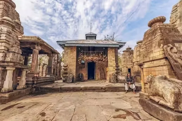 రావణుడిని దహనం చేయని ఊరు.. ఈ శివాలయం వెనుక కథేంటి?