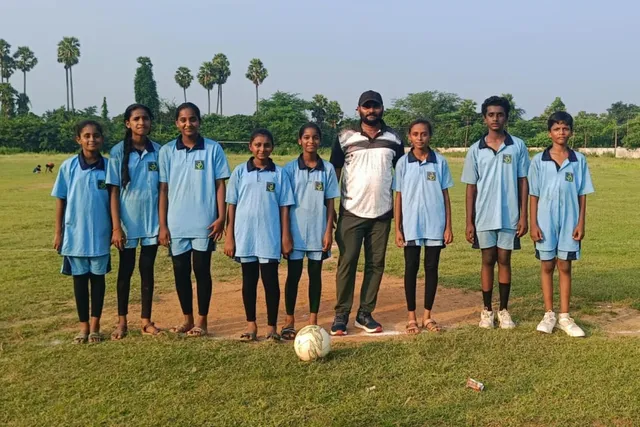 రాష్ట్రస్థాయి ఫుట్ బాల్ పోటీలకు చిన్నగుమ్ములూరు విద్యార్థులు