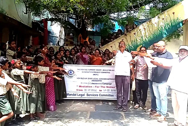స్వచ్ఛ దివస్: విద్యార్థులకు పరిశుభ్రతపై అవగాహన