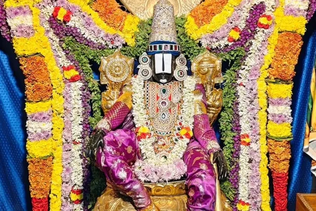 శ్రీ వైకుంఠ నారాయణడిగా శ్రీభూసమేత వైభవ వెంకటేశ్వరస్వామి వారు శ్రీ వైకుంఠ నారాయణడిగా శ్రీభూసమేత వైభవ వెంకటేశ్వరస్వామి వారు