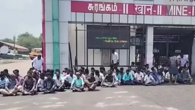 என்.எல்.சி.யில் பணிநீக்கம்: ஒப்பந்த தொழிலாளர்கள் போராட்டம்