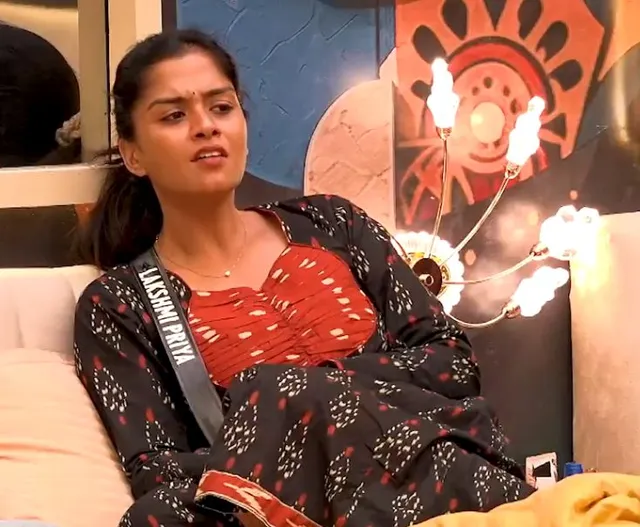 பிக்பாஸ் வீட்டில் இருந்து வெளியேறிய லட்சுமி பிரியா? பிக்பாஸ் வீட்டில் இருந்து வெளியேறிய லட்சுமி பிரியா?