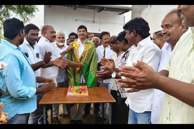 కృష్ణా జిల్లాలో పెడన ఎమ్మెల్యే కాగితకు ప్రథమ స్థానం కృష్ణా జిల్లాలో పెడన ఎమ్మెల్యే కాగితకు ప్రథమ స్థానం
