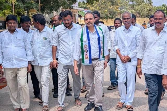 ఎమ్మిగనూరు మున్సిపల్ చైర్మన్ ఆభ్యర్థిగా డాక్టర్ కె.రఘు నామినేషన్