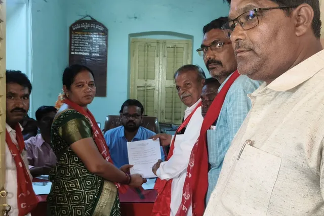 పత్తికొండలో నామినేషన్ దాఖలు చేసిన సిపిఐ అభ్యర్థి వాకిటి కవిత