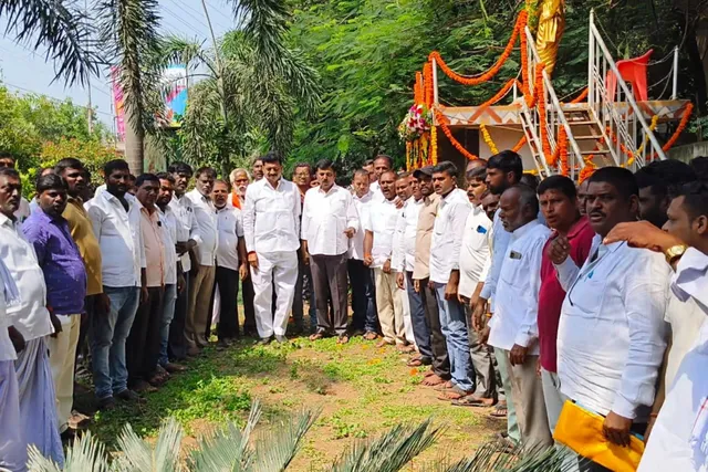 చాకలి ఐలమ్మకు నివాళి అర్పించిన ఎమ్మెల్యే పట్లోళ్ల సంజీవరెడ్డి