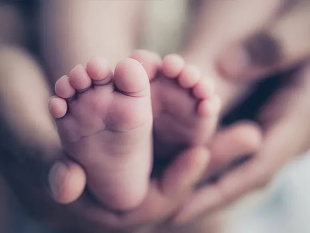 గుంటూరులో రెండు నెలల పసికందు అపహరణ