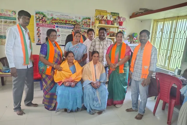 అంగన్వాడీలకు ఘన సన్మానం